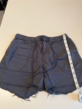 Simplicity Drawstring Utility Shorts | Size Small | Charcoal Gray | Frayed Hem
